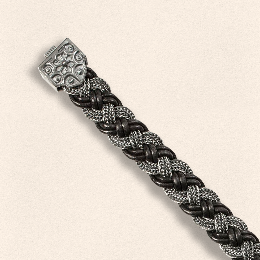 Siyah Deri Örgü Bileklik