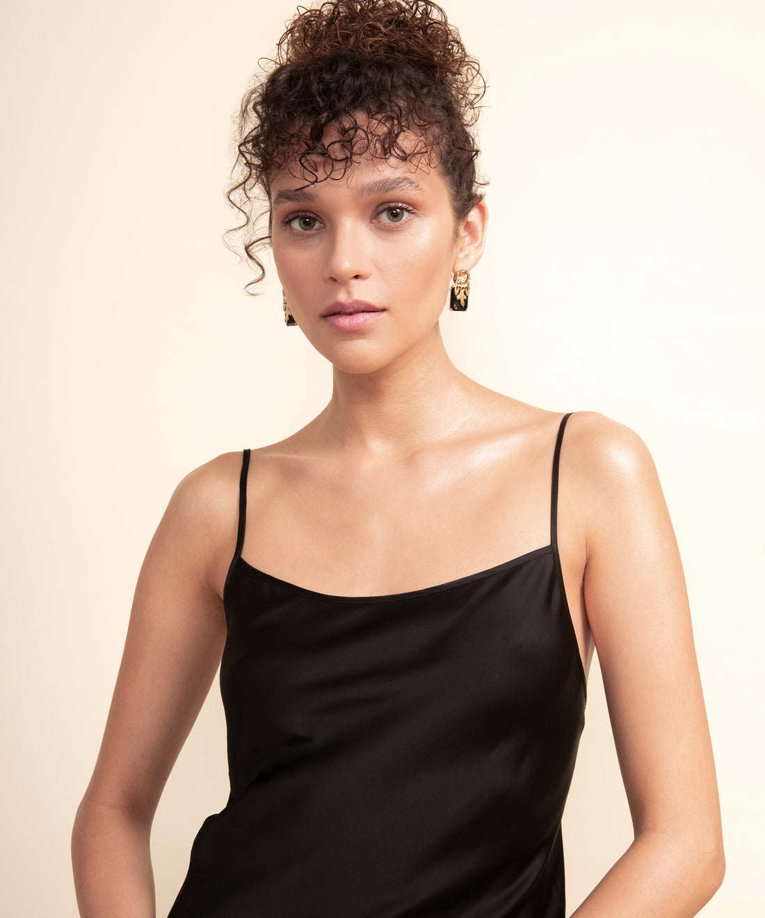 Birdman Oniks Altın Küpe