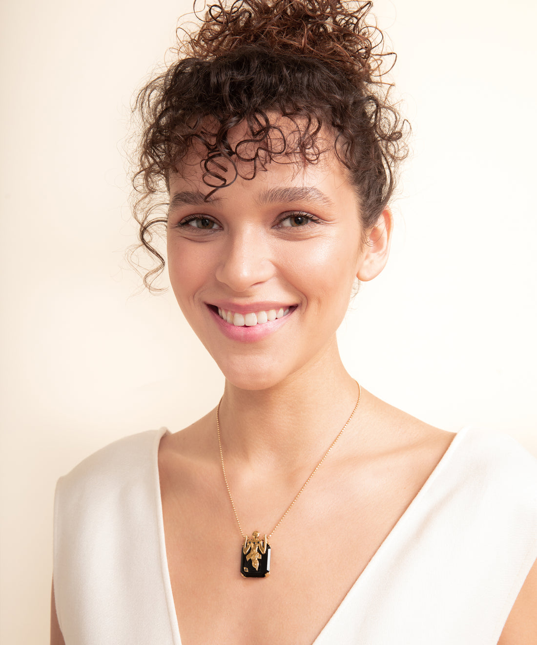 Birdman Oniks Altın Kolye