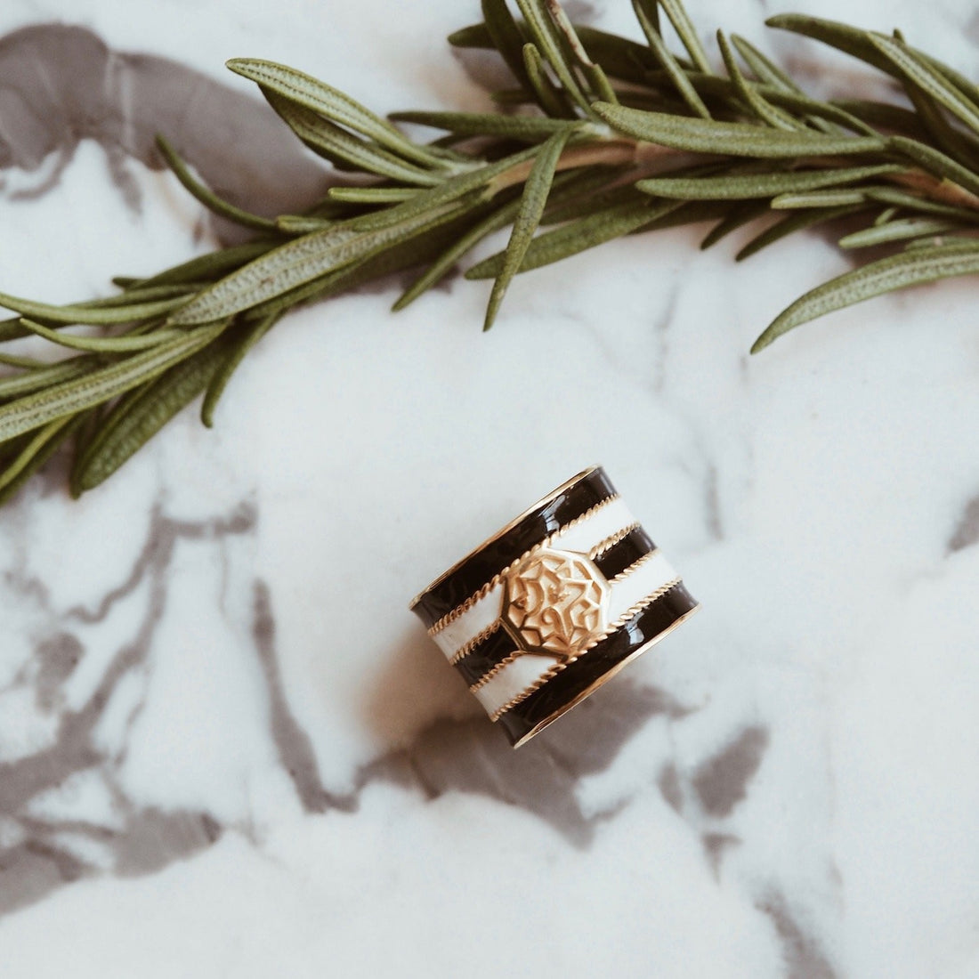 Adel Çizgili Yüzük