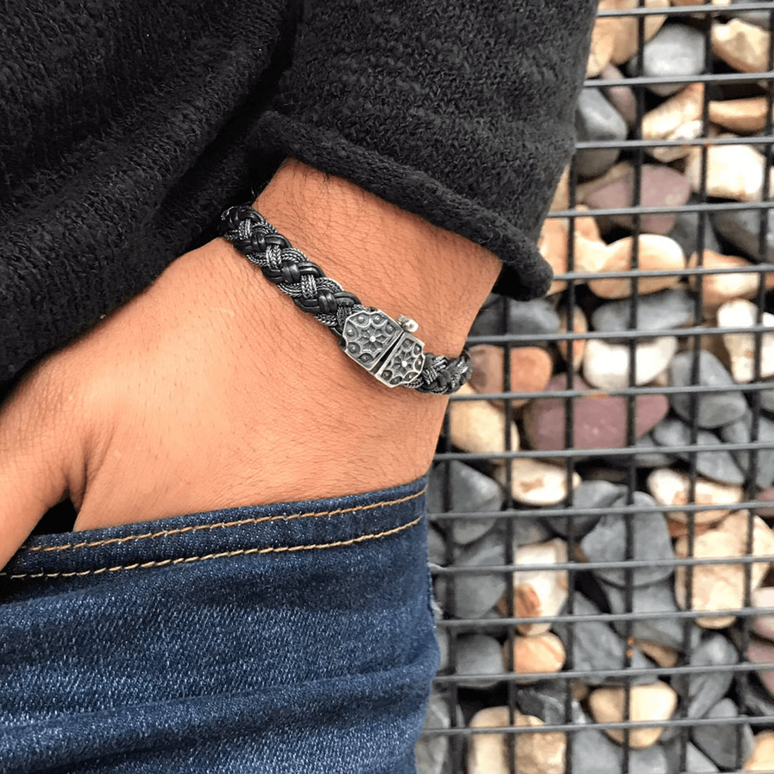 Siyah Deri Örgü Bileklik