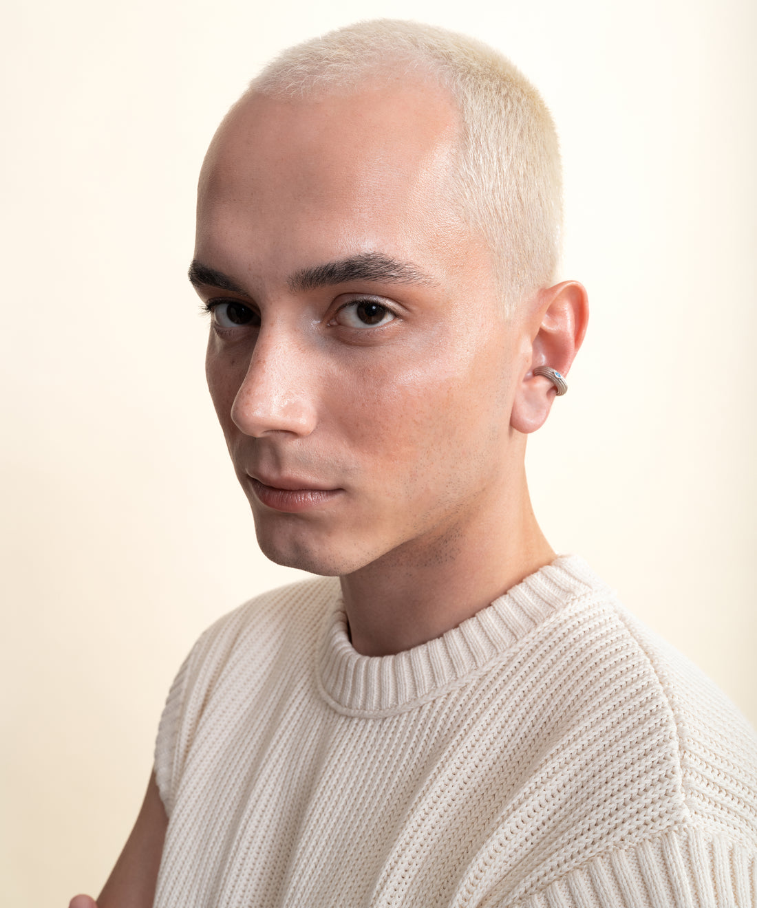[ERKEK] Göz Kulak Halkası Unisex Silver yakın plan görünüm